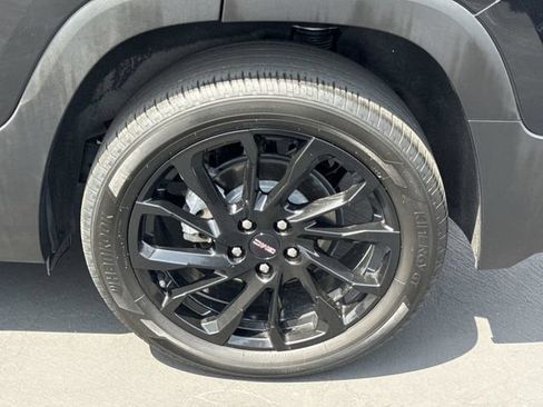Certified 2023 GMC Terrain SLE w/ Driver Convenience Package AWD/4WD image 32