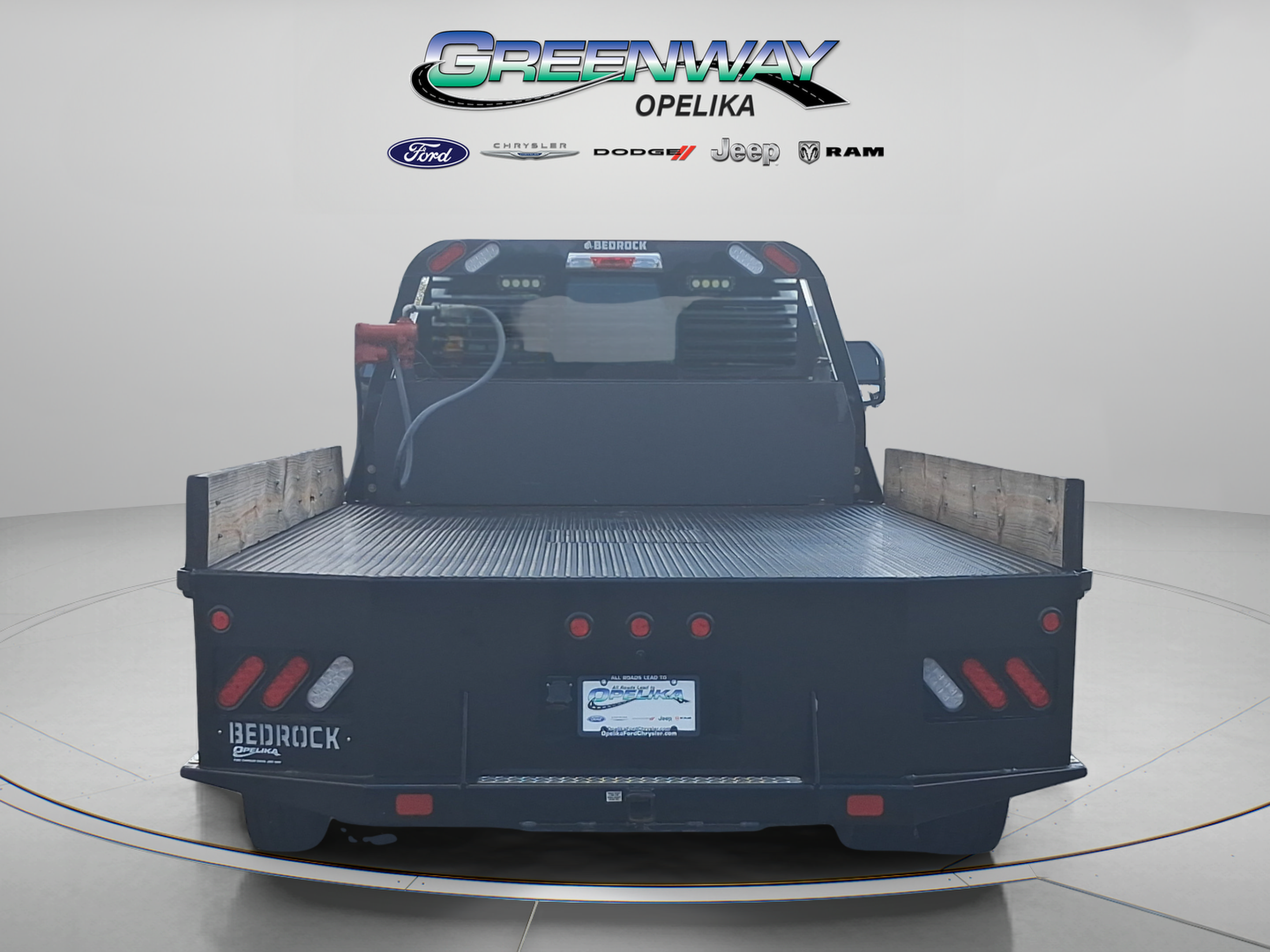 Used 2023 Ford F550 4x4 Regular Cab Super Duty image 5