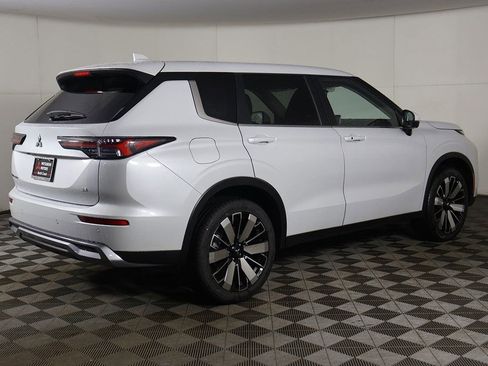 New 2026 Mitsubishi Outlander SE FWD image 12