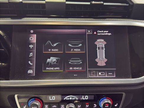 Used 2020 Audi Q3 2.0T Premium w/ Convenience Package AWD/4WD image 15