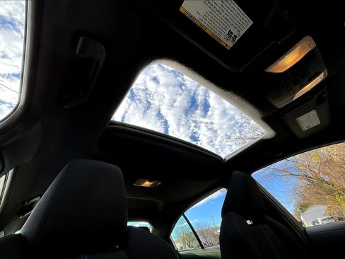 Used 2022 Toyota Corolla SE w/ SE Premium Package image 13