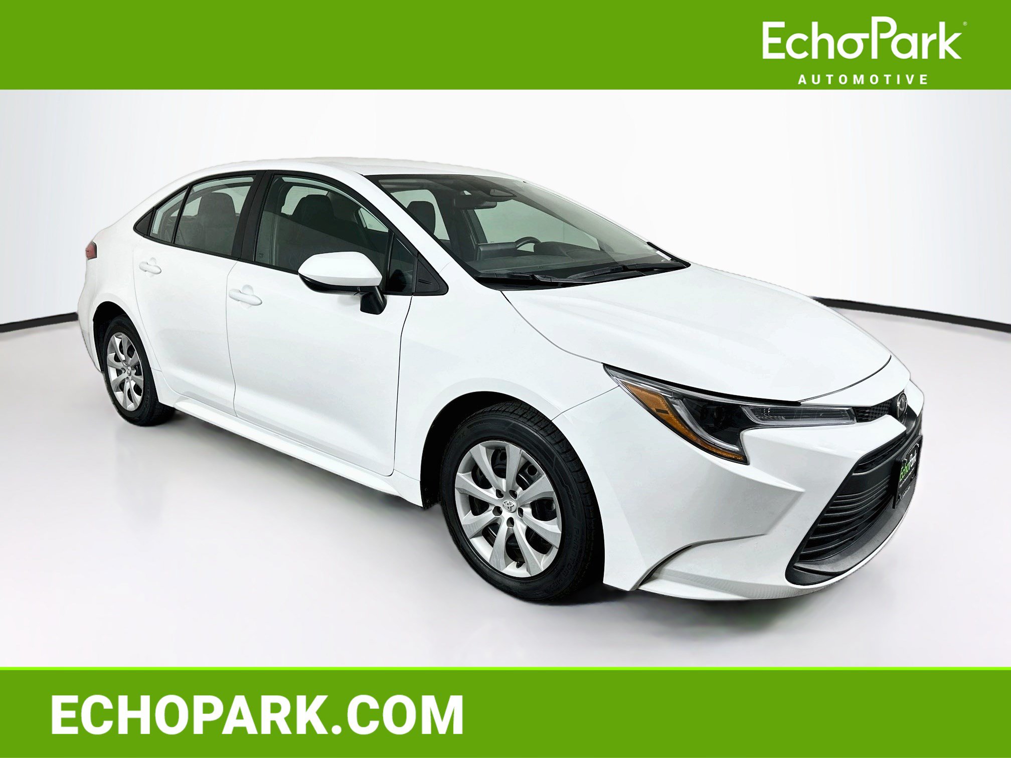 Used 2025 Toyota Corolla LE FWD image 1