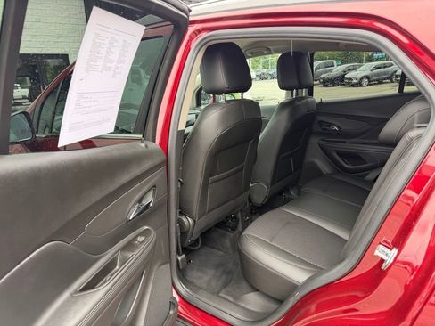 Used 2022 Buick Encore Preferred w/ Safety Package AWD/4WD image 8