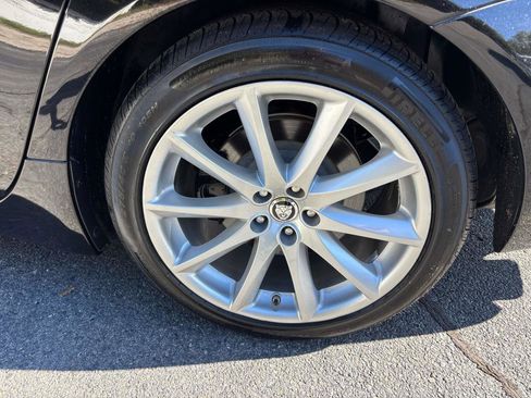 Used 2013 Jaguar XJ image 6