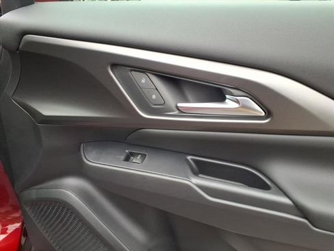 New 2026 Chevrolet Equinox EV LT image 19