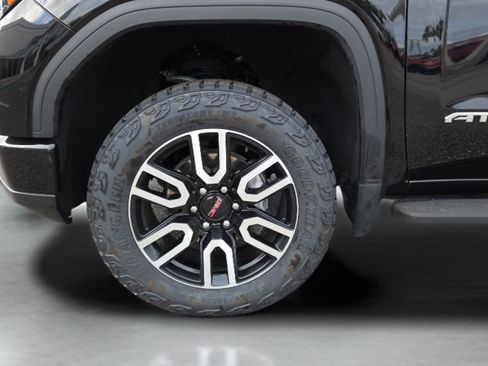 Certified 2024 GMC Sierra 1500 AT4 w/ Technology Package AWD/4WD image 9