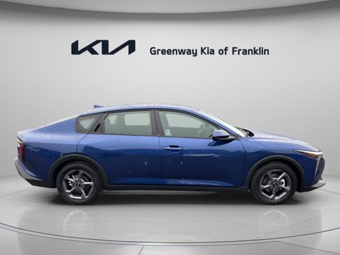 New 2025 Kia K4 LXS image 8