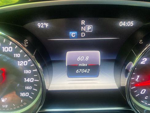 Used 2017 Mercedes-Benz E 300 4MATIC image 13