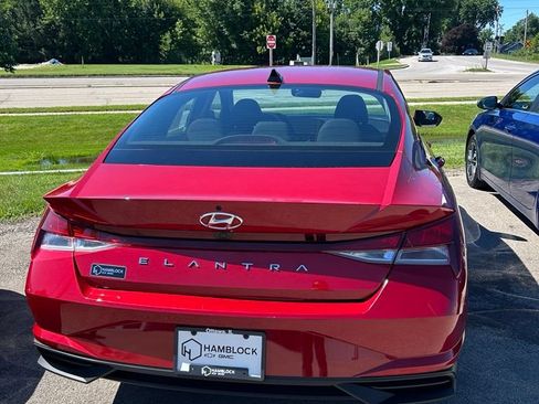 Used 2023 Hyundai Elantra SEL w/ Convenience Package FWD image 4