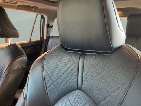 Used 2022 Toyota Highlander Platinum FWD image 23