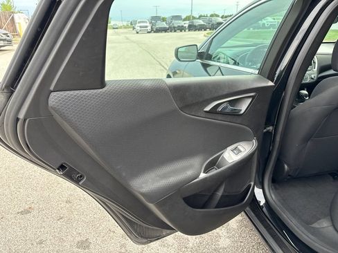 Used 2025 Chevrolet Malibu LT FWD image 17
