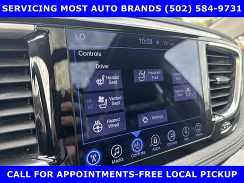 Used 2017 Chrysler Pacifica Limited image 33
