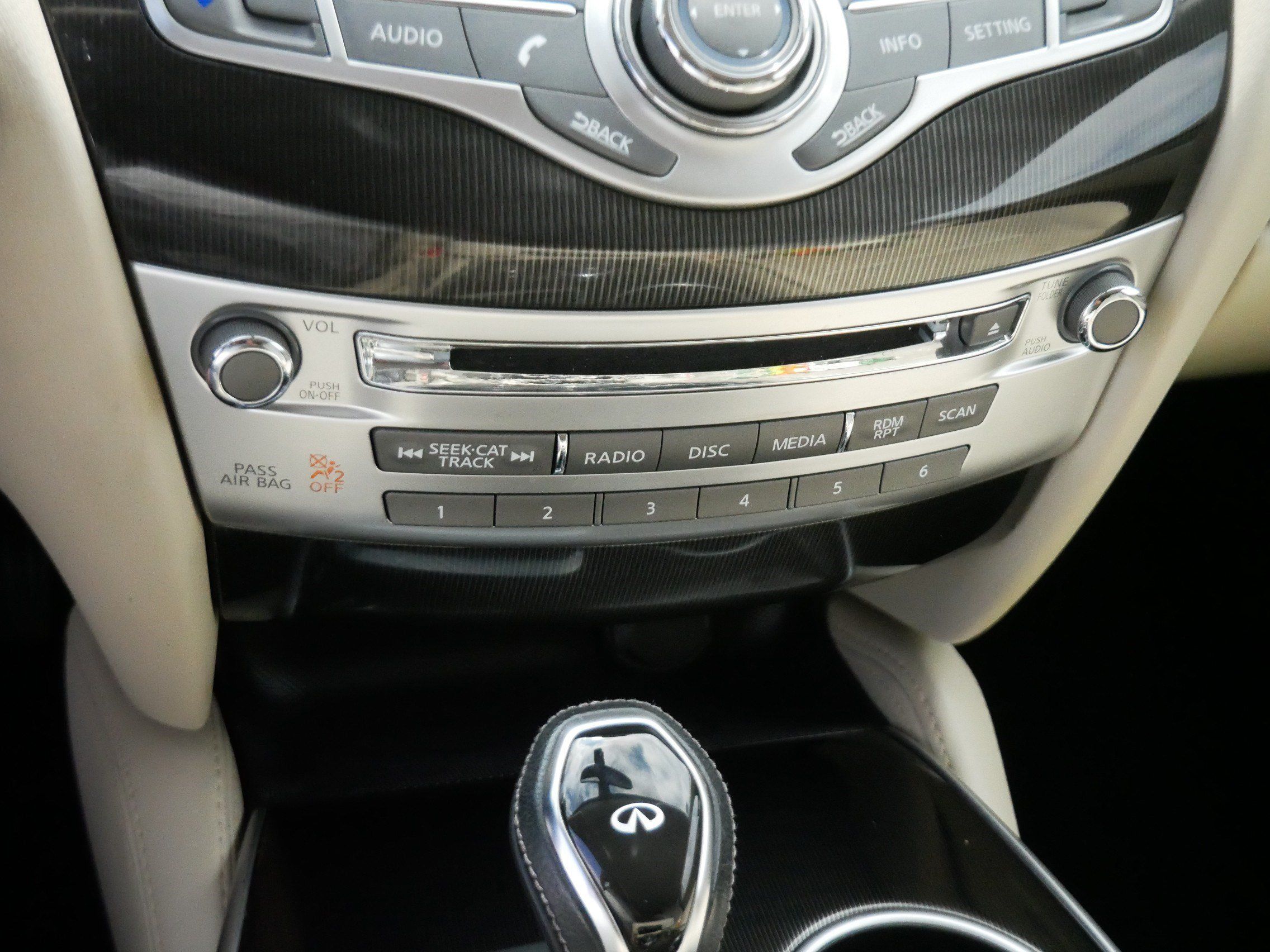 Used 2017 INFINITI QX60 Luxe AWD/4WD image 23