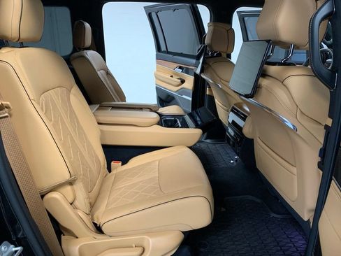 Certified 2024 Jeep Grand Wagoneer Series III w/ Rear Seat Video Group 1 AWD/4WD image 7