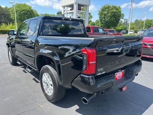 Used 2024 Toyota Tacoma SR5 AWD/4WD image 11