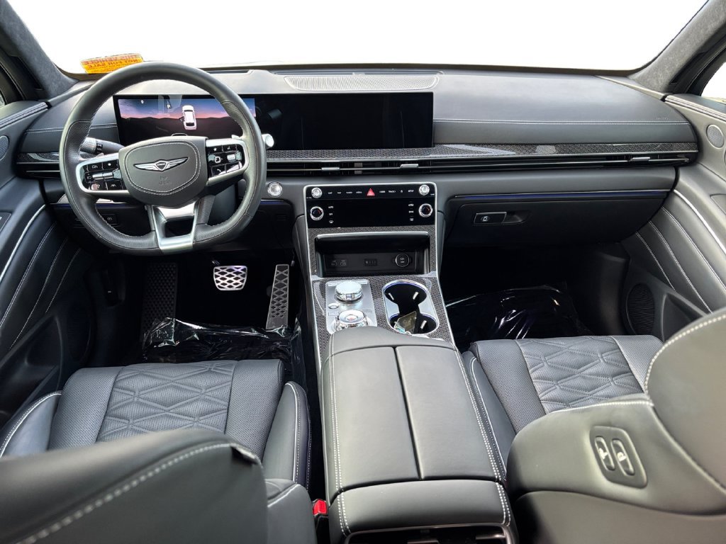 Used 2025 Genesis GV80 3.5T e-SC AWD/4WD image 10
