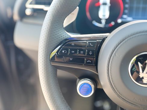Used 2024 Maserati Grecale GT AWD/4WD image 39