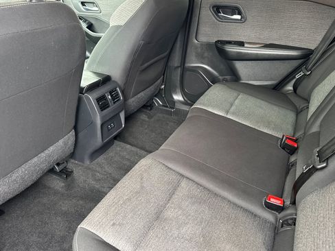 Used 2023 Nissan Rogue SV FWD image 25