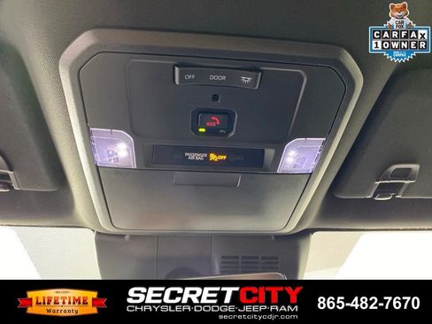 Used 2025 Toyota Tacoma TRD Sport AWD/4WD image 19
