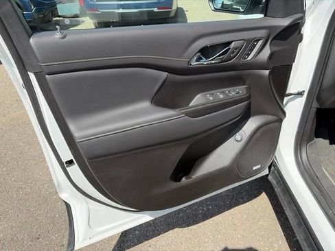 Used 2023 GMC Acadia SLT w/ Preferred Package AWD/4WD image 14