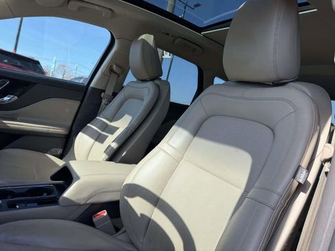 Used 2023 Lincoln Corsair AWD w/ Equipment Group 101A image 10