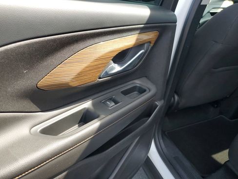 Used 2018 GMC Terrain SL image 16