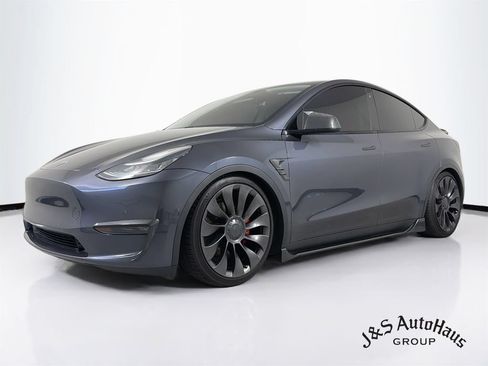 Used 2021 Tesla Model Y Performance AWD/4WD image 3