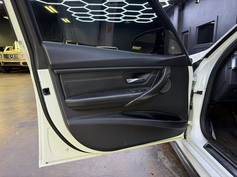 Used 2018 BMW M3 RWD image 12