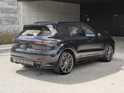 Certified 2023 Porsche Cayenne Turbo AWD/4WD image 9
