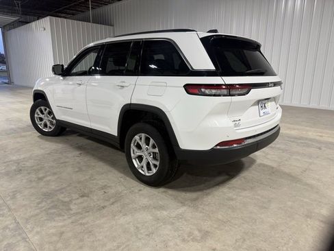 Used 2023 Jeep Grand Cherokee Limited image 4