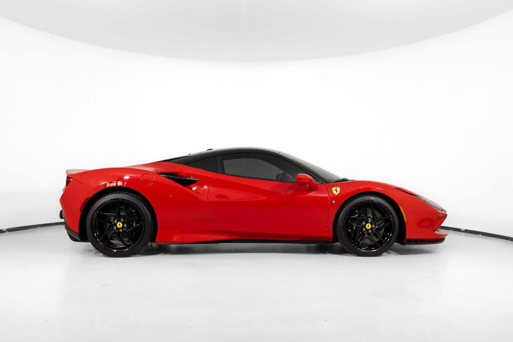 Used 2022 Ferrari F8 Tributo RWD image 10