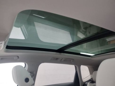 New 2025 Volkswagen Taos SE image 20