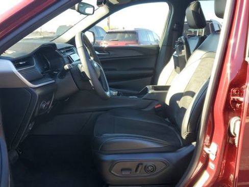 Certified 2024 Jeep Grand Cherokee L Altitude image 6