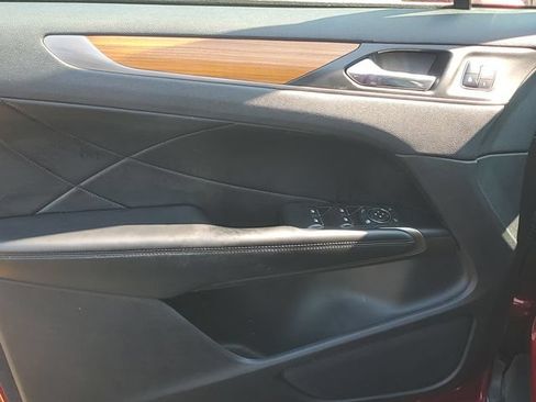 Used 2018 Lincoln MKC Select w/ Select Plus Package AWD/4WD image 16