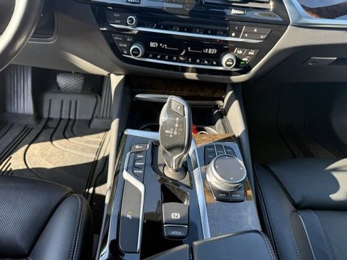 Used 2019 BMW 540i xDrive w/ Luxury Seating Package image 15