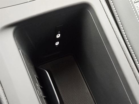 New 2026 Volkswagen Tiguan SE R-Line image 33