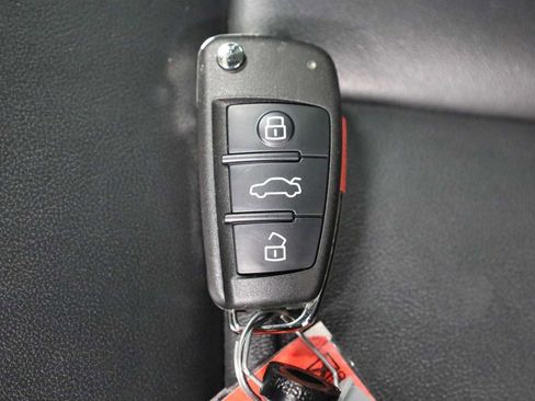 Used 2024 Audi Q3 2.0T Premium w/ Convenience Package image 38