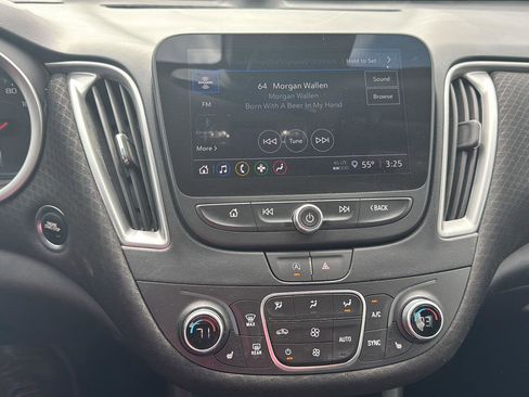 Used 2025 Chevrolet Malibu LT FWD image 13