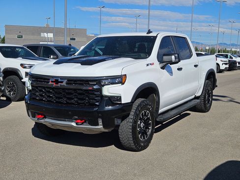 Used 2025 Chevrolet Silverado 1500 ZR2 w/ Technology Package AWD/4WD image 8