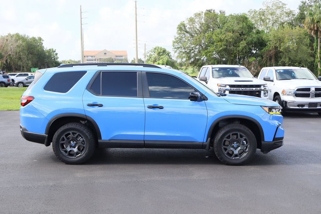 Used 2025 Honda Pilot TrailSport image 10