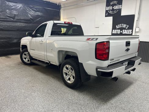 Used 2017 Chevrolet Silverado 1500 LT w/ LT Convenience Package AWD/4WD image 4