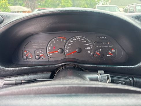 Used 1994 Chevrolet Camaro Z28 RWD image 15