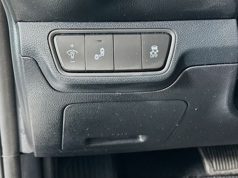 Used 2024 Kia Forte LXS w/ LXS Technology Package FWD image 17