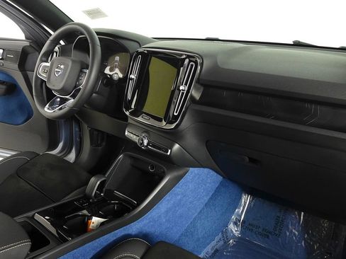 Used 2023 Volvo XC40 Recharge Ultimate image 13