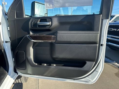 New 2025 GMC Sierra 3500 SLE image 17