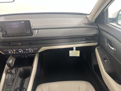 Certified 2025 Honda Accord LX image 17