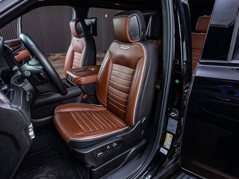 Used 2024 GMC Yukon Denali Ultimate image 31