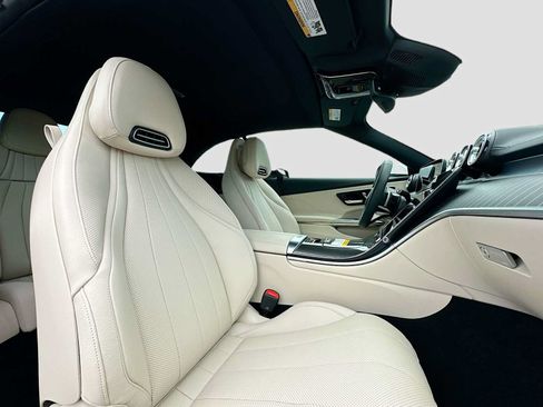 Used 2025 Mercedes-Benz CLE 450 4MATIC Cabriolet image 28