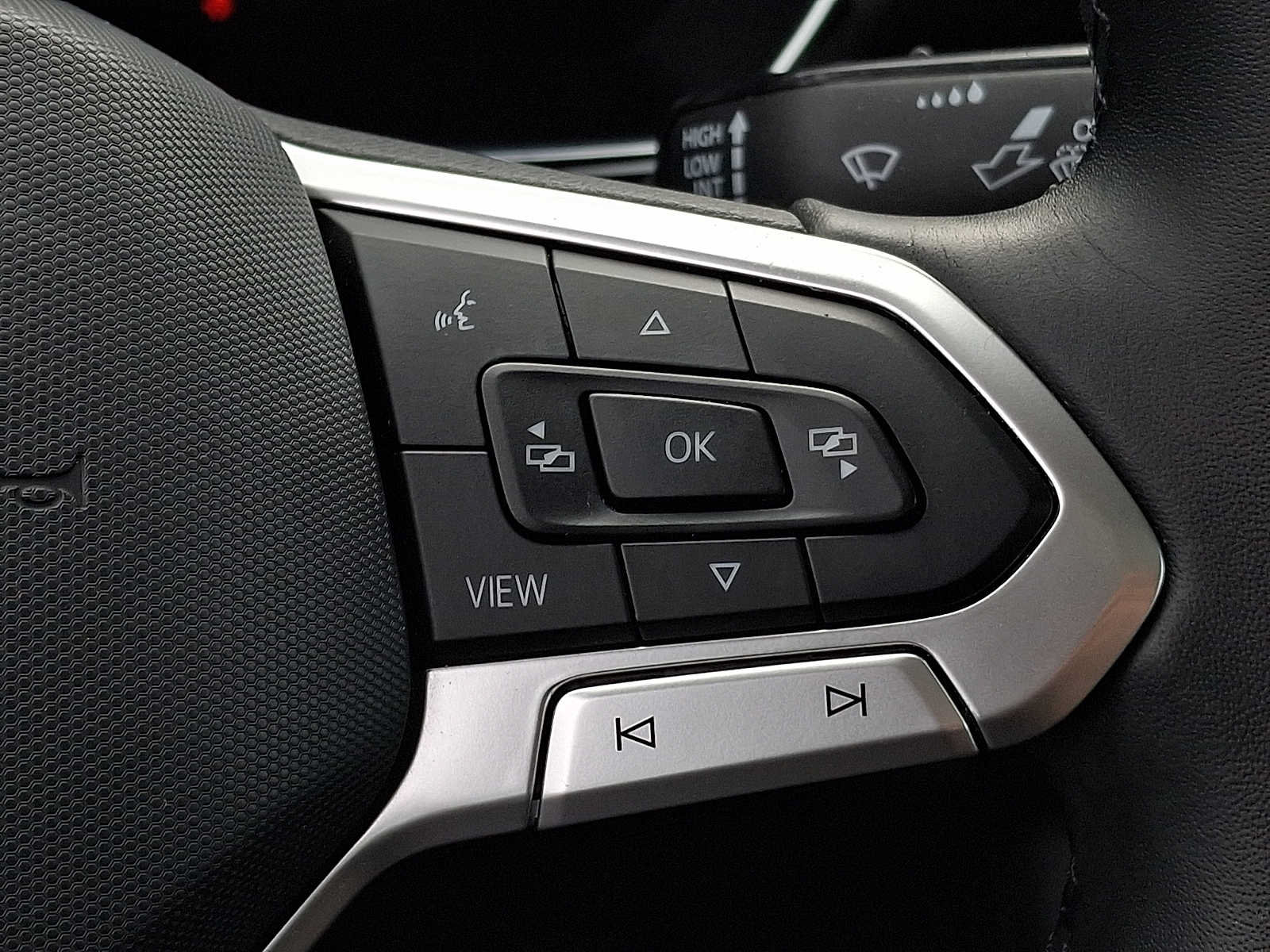 Certified 2023 Volkswagen Jetta SE FWD image 19