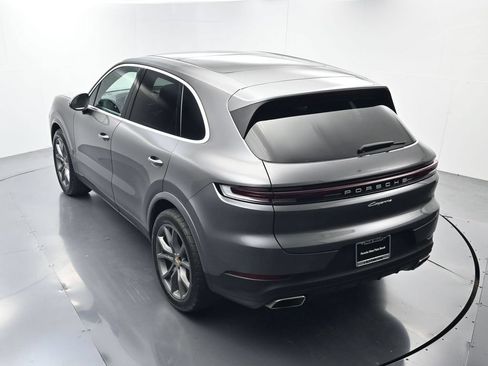 Certified 2024 Porsche Cayenne AWD/4WD image 36